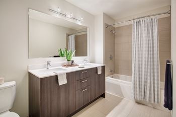 Bathroom With Vanity Lights at One 333, Chicago